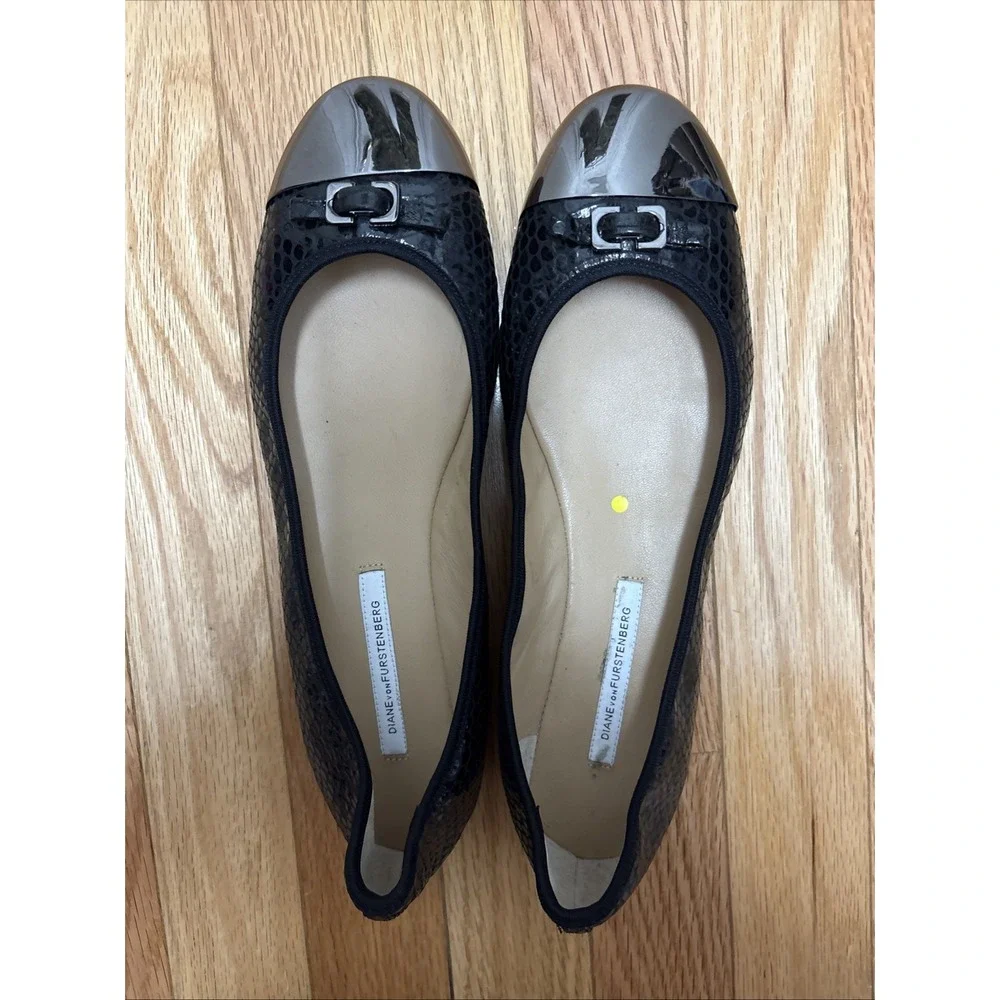 Diane Von Furstenberg Women's Snake Print Buckle Ballet Flats Size 10‎